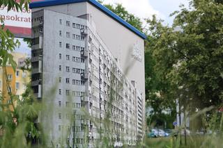 Stare zdjęcia bydgoskiego osiedla na skrzynkach elektrycznych. To się dzieje, kiedy za estetykę biorą się drogowcy