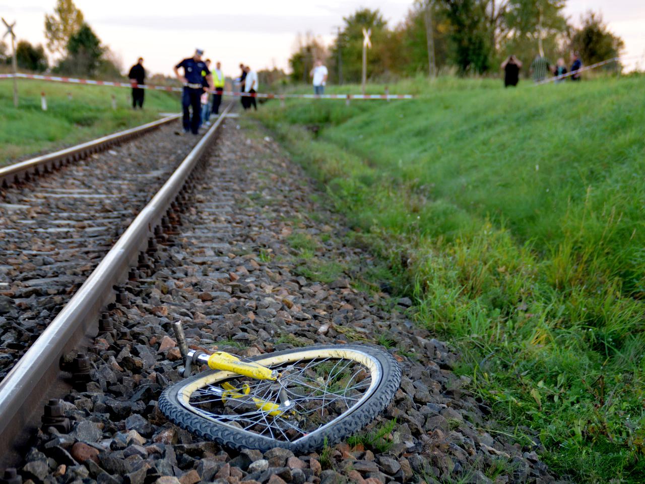 Wracali ze szkoły przejechał ich pociąg.