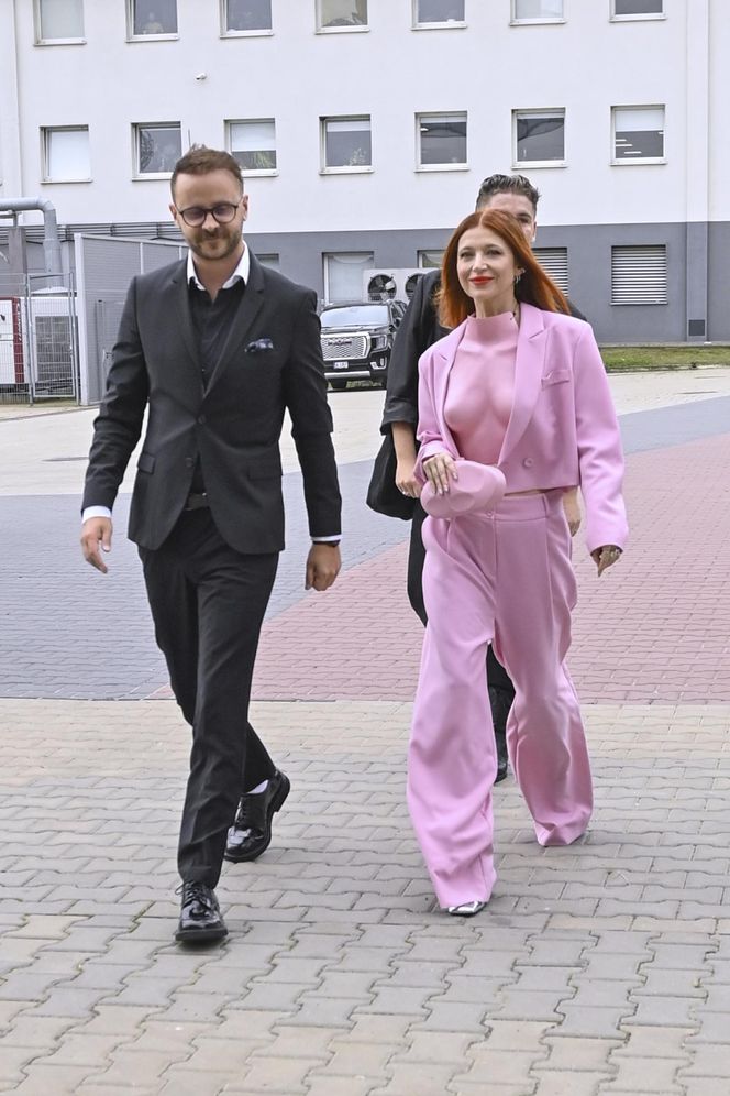 Gwiazdy na jesiennej ramówce Polsatu błyszczały błękitem i dekoltami poniżej pasa. Tylko Ada Fijał i Kasia Cichopek przełamały sztampę