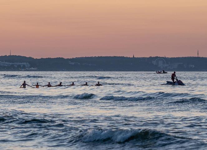 Dramatyczna akcja ratunkowa na plaży w Świnoujściu