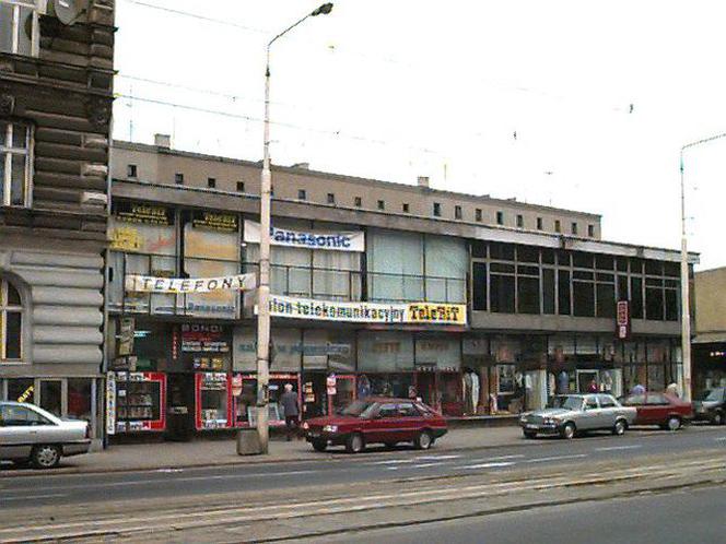 Ulica Krzywoustego w latach 90.