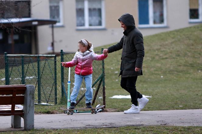 Tak wygląda tydzień z tatą Marcinem Hakielem