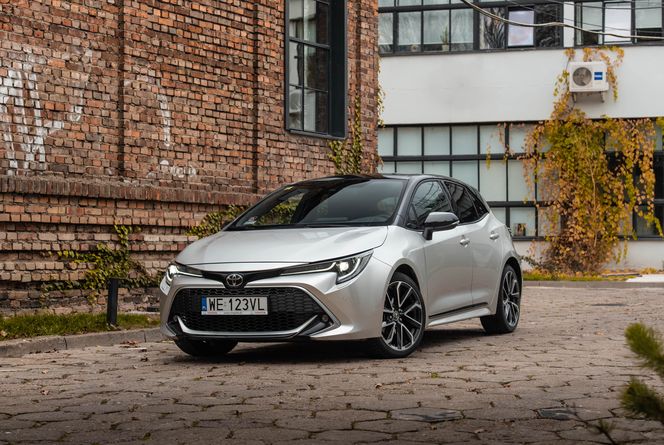 Toyota Corolla Hatchback 1.2 Turbo 116 KM 6 M/T 