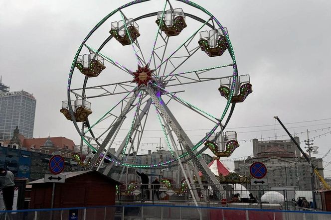 Jarmark bożonarodzeniowy w Katowicach. Prace się rozpoczęły