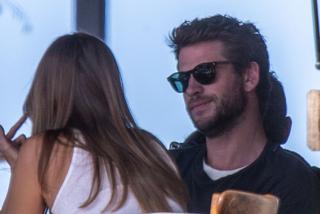 Liam Hemsworth zakochany po uszy! Tylko spójrzcie, jak patrzy na Gabriellę Brooks!