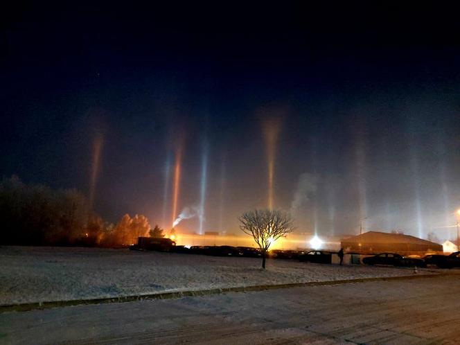 Starachowice jak Skandynawia! Niesamowite słupy świetlne sfotografowane [ZDJĘCIA]