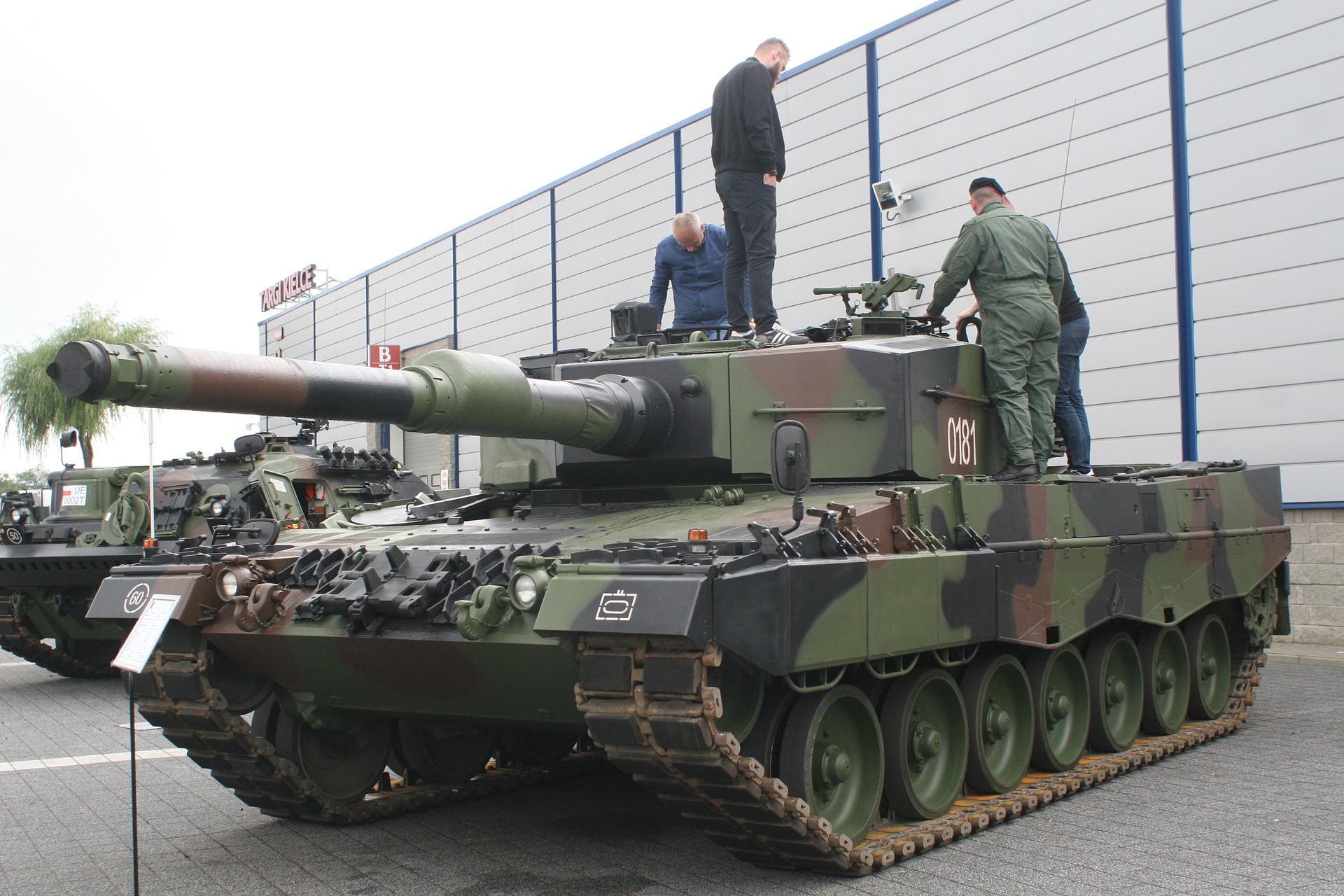 Szwajcarskie Leopardy 2A4