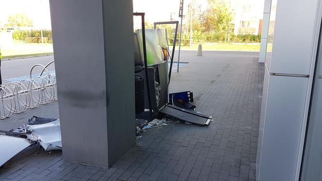 Ktoś wysadził bankomat w Toruniu. Policja prosi o pomoc świadków