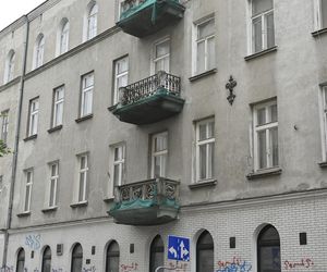„To co robi miasto, to skandal”. Warszawa sprzedaje zabytkową kamienicę w centrum za grube miliony