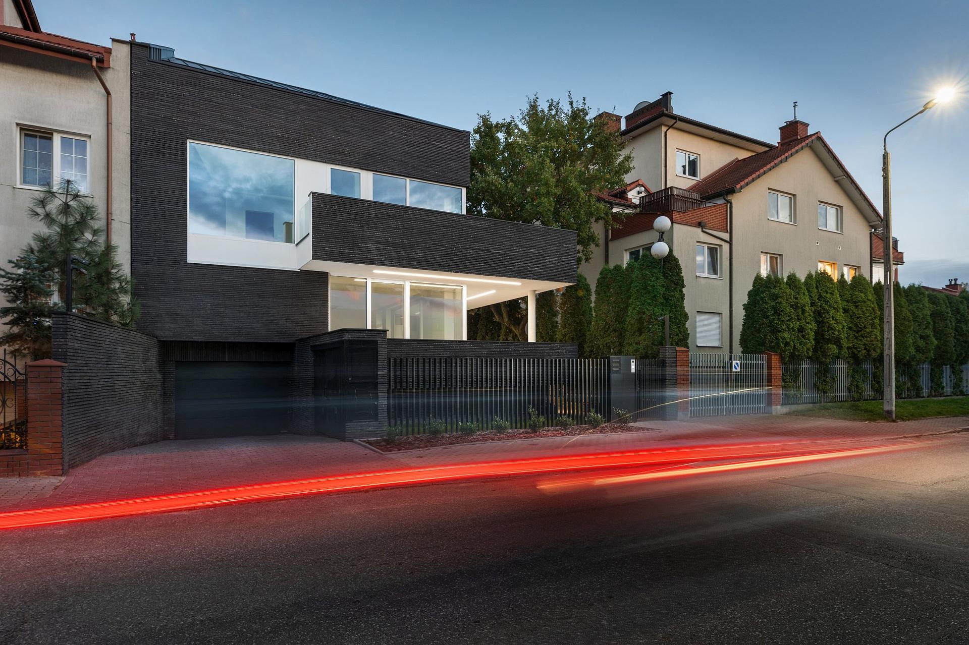 Dom z Grafitu na warszawskich Włochach