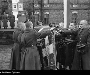 QUIZ PRL. Od Lenino do „fali”: Sprawdź, czy przetrwałbyś w wojsku PRL. Tylko dla orłów!