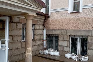 Strażacy z Warmii i Mazur pomagają powodzianom. Działania prowadzą m.in. w domu dziecka w Kłodzku [ZDJĘCIA]