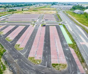 Międzynarodowy Port Lotniczy Katowice w Pyrzowicach ma drogę startową o długości 3200 m