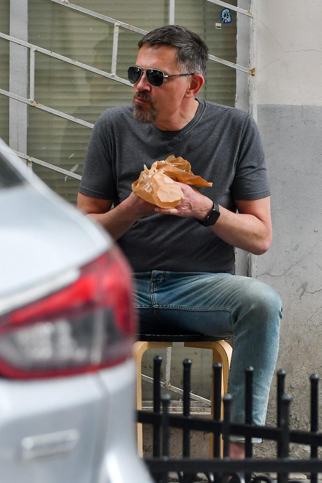 Krzysztof Ibisz potajemnie objada się fast foodami