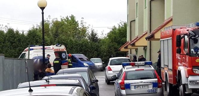 Bochnia: Mężczyzna zabarykadował się w bloku i grozi jego wysadzeniem