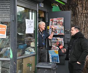 Odgrodzili go od świata. Kiosk jak wyspa na budowie