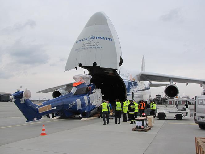 Ogromny ANTONOV An-124 Rusłan wylądował na lotnisku w Jasionce [ZDJĘCIA]