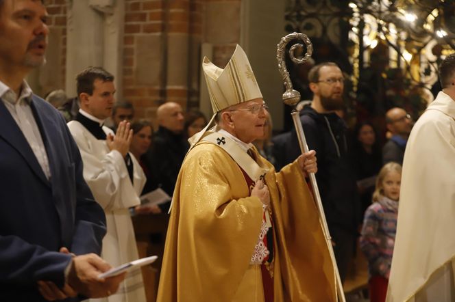 Abp Marek Jędraszewski do małżonków: Niech Domowy Kościół umacnia się wciąż w dobrym, chrześcijańskim życiu rodzinnym