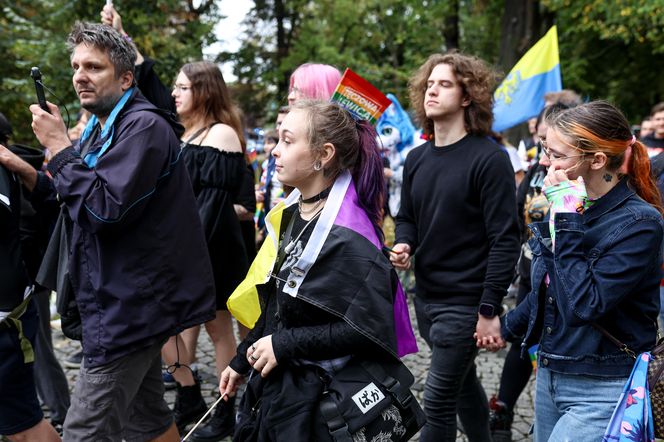 Marsz Równości w Katowicach 2025. Setki ludzi przeszło ulicami miasta. Były protesty