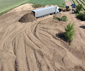 Nielegalne odpady na żwirowni w powiecie kolskim! Wielka akcja policji z Wielkopolski