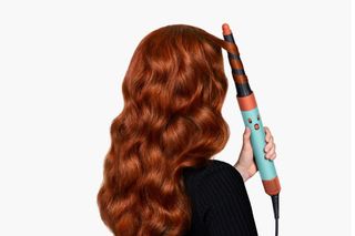 Profesjonalna stylizacja włosów na wyciągnęcie ręki. Salon fryzjerski w Twoim domi