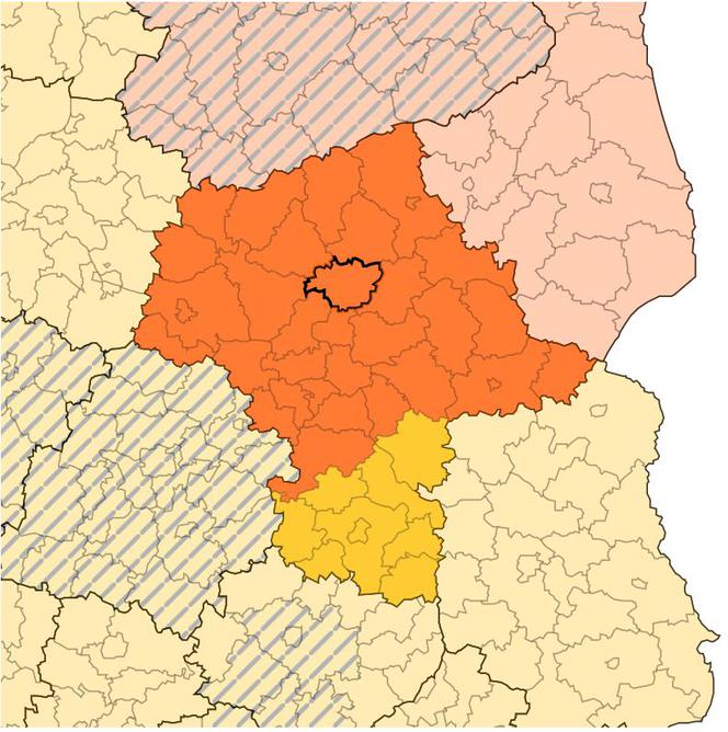 Bardzo silny wiatr w Warszawie i okolicach. IMGW wydało ostrzeżenia drugiego stopnia! 