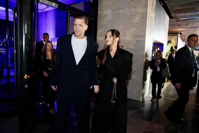 Wojciech Szczęsny ż żoną po premierze