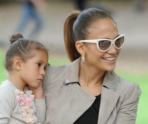Dzieci Jennifer Lopez są już prawie pełnoletnie! Sławna mama dba o ich prywatność. Tak wyglądają dziś Emme i Max!