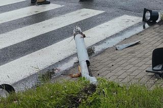 Tuszyn. Wypadek karetki. Uderzyła w nią 35-latka z dzieckiem [ZDJĘCIA]