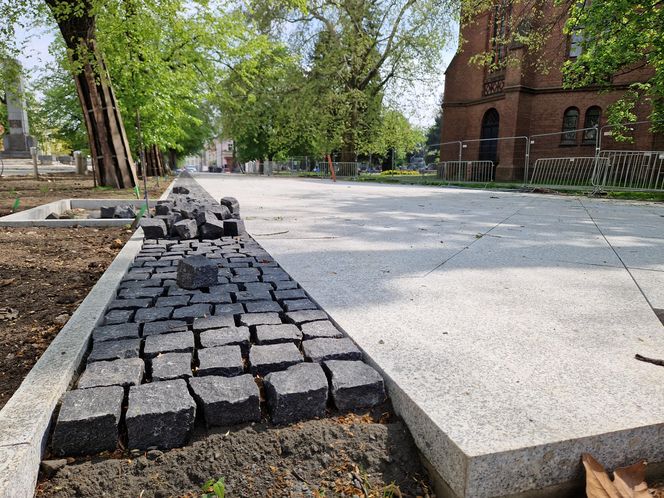 Tak teraz wygląda plac Wolności w Bydgoszczy. Powrót kwiaciarek ponownie opóźniony
