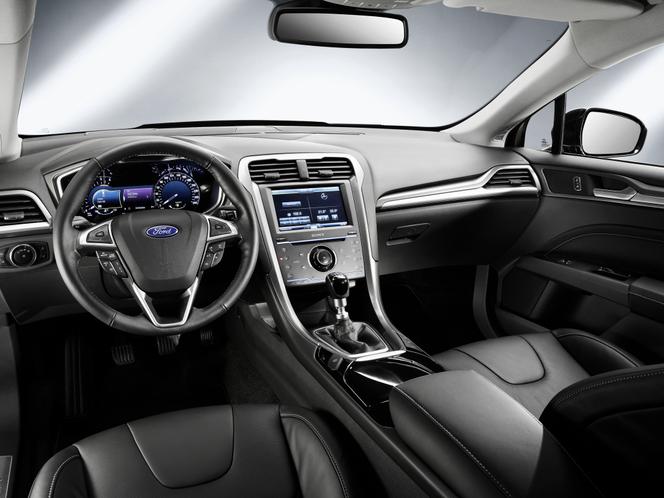 Ford Mondeo Sedan 2015