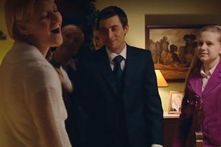 M jak miłość świąteczny odcinek specjalny. Wigilia Mostowiaków. Marek (Kacper Kuszewski), Hanka (Małgorzata Kożuchowska)