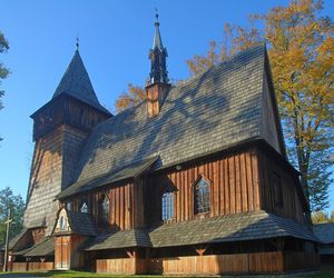 To jeden z najpiękniejszych drewnianych kościołów w Małopolsce. Jest uznawany za perłę gotyku