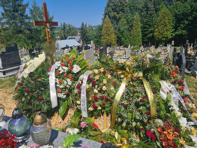 Bracia pracowali razem na polu Stanisława P. rozjechał rozrzutnik