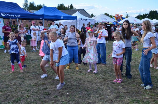 W konkursie na najlepsze pierogi w powiecie Siedleckim w 2025 roku zwyciężył męski zespół KGW „Sami Swoi” z Kotunia! 