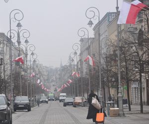 Biało-czerwone flagi na ulicach Kielc