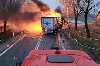 Zderzenie dwóch ciężarówek na trasie Białystok - Augustów. Zginął jeden z kierowców