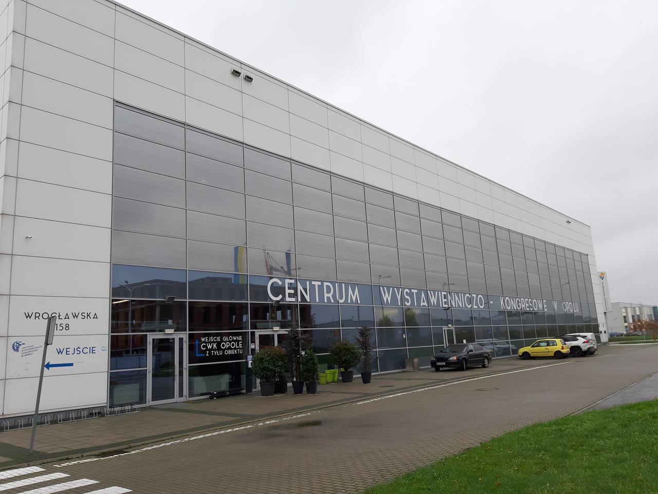 Szpital tymczasowy w CWK. Wykonawca zapewnia, że zdąży z budową na czas