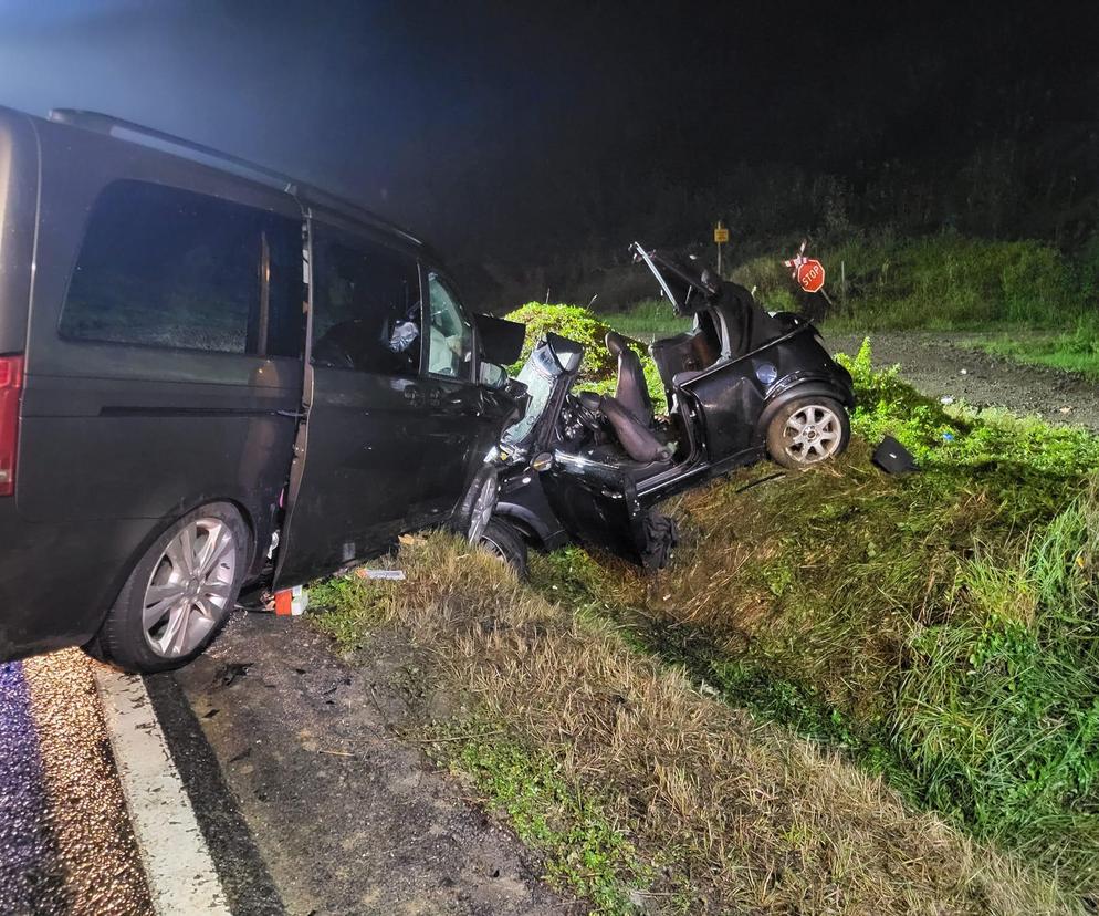 Mszana Dolna. Tragiczny wypadek w pow. limanowskim. Nie żyje 18-latka, jest wielu rannych