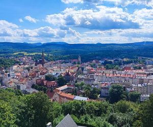 Najbardziej mroczne miasto w Polsce. AI twierdzi, że to scenografia do thrillera. Słusznie? 