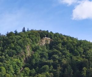 Obryw Skalny w Bardzie. Tutaj widoki zapierają dech w piersiach 