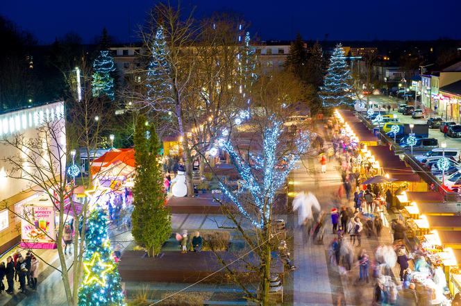 Miasto stroi się na ŚWIĘTA! Wśród iluminacji na drzewach i ulicach ciekawa NOWOŚĆ 