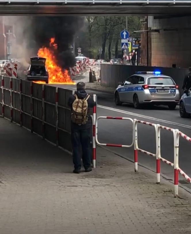 Pożar w centrum Mysłowic. Płomienie i słup dymu