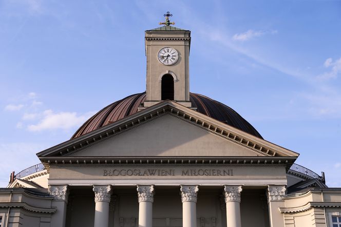 BAR przy Bazylice od tygodni jest już poświęcony, ale wciąż nieczynny. Nie ma pieniędzy na wyposażenie