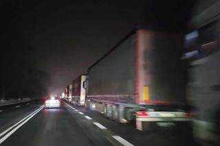 Kolejka torów czekających na odprawę sięga Głuchowa