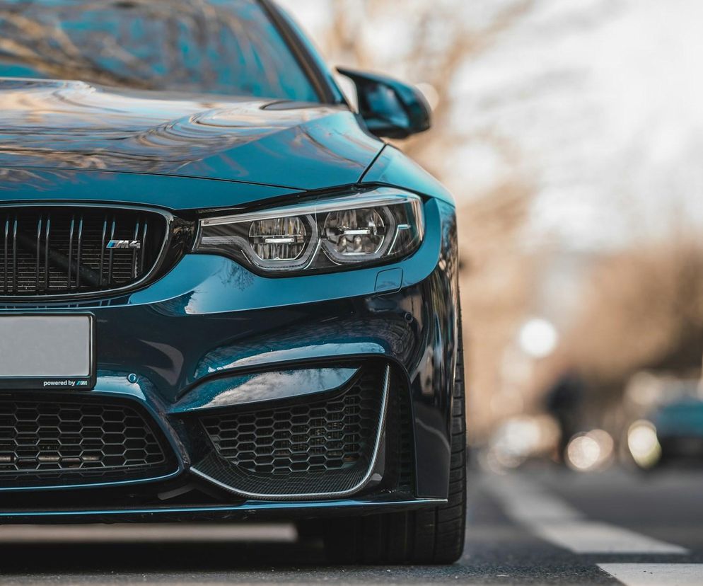 Gnał BMW ponad 300 km/h i wszystko nagrywał. Zdradził go ten jeden szczegół