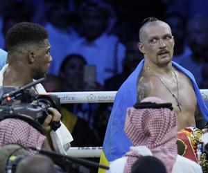 Anthony Joshua po walce podszedł do Usyka i... To zachowanie nie przejdzie bez echa, niecodzienna scena po starciu Joshua - Usyk 2