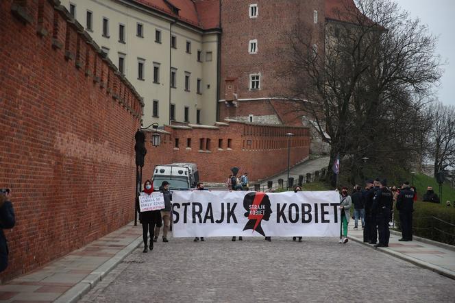 Demonstracje w rocznicę pogrzebu Lecha Kaczyńskiego