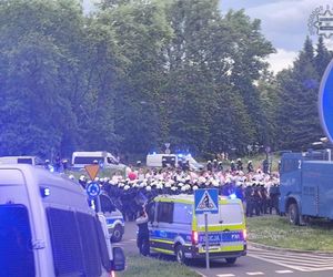 Przed meczem Polska-Mołdawia na Stadionie Śląskim miało dojść do bijatyki. Wkroczyła policja