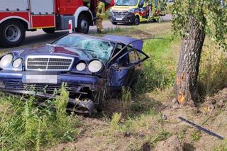 Zjechał z drogi, chwilę później było po wszystkim. Koszmarny wypadek 74-letniego kierowcy